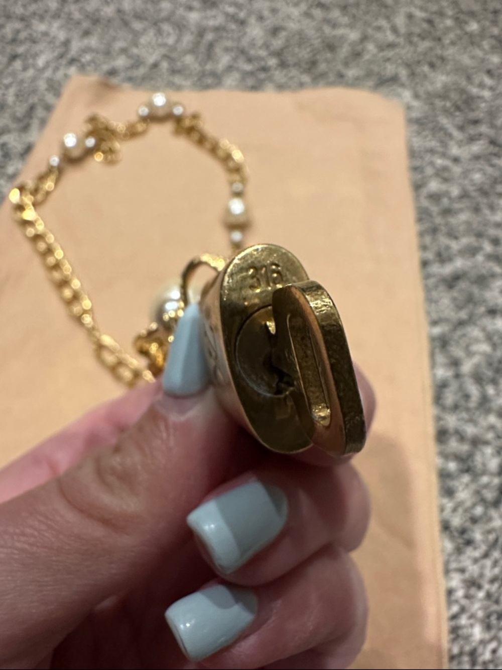 Vintage Gold and Faux Pearl chain Necklace with LV lock and key - Picture 3 of 6